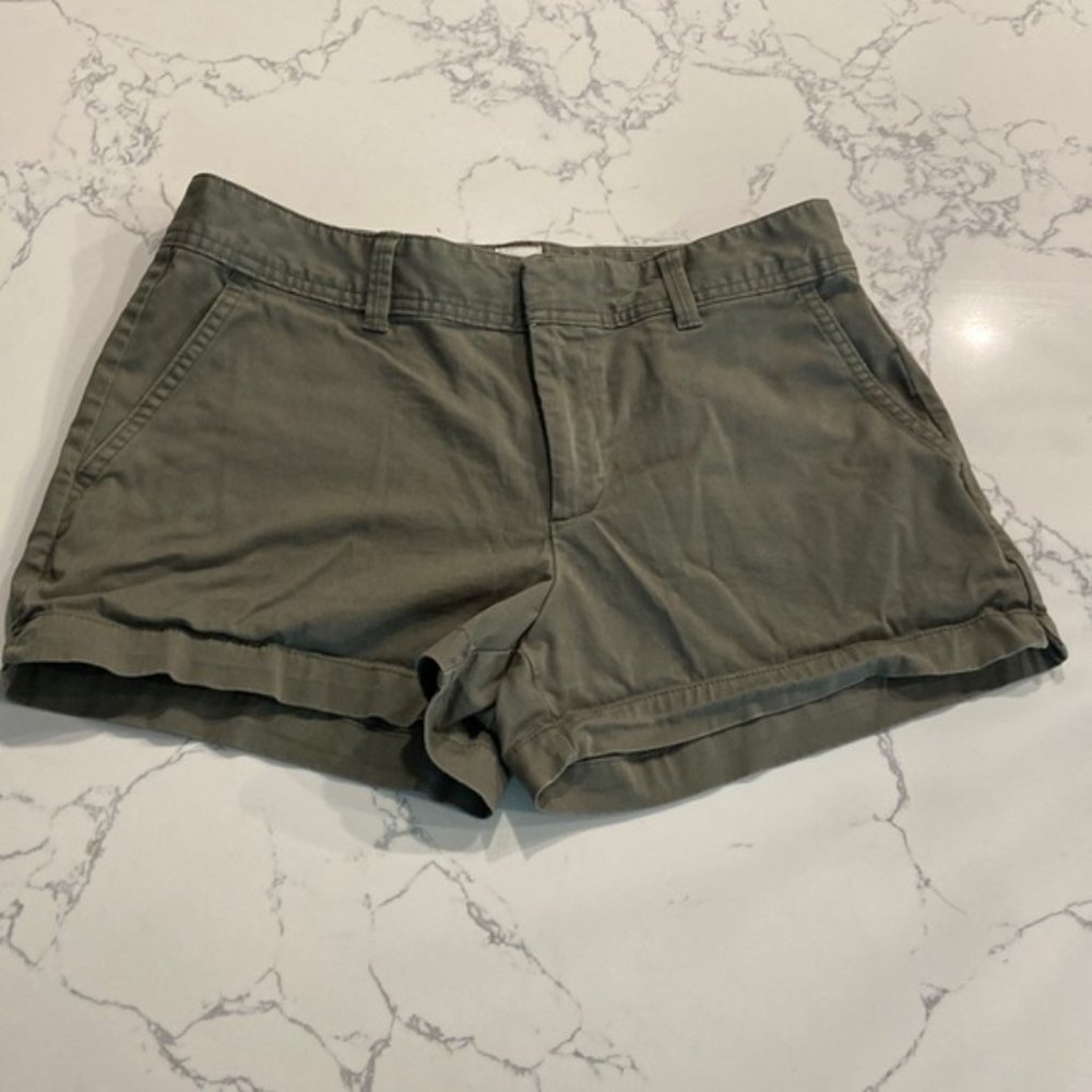 ✨Green GAP shorts “city short”